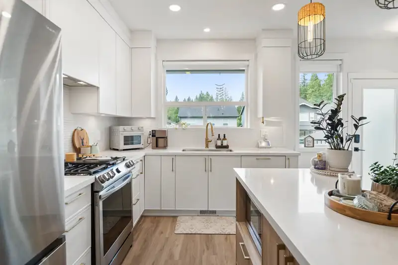 25097 112 AVENUE - photo 3 of 40