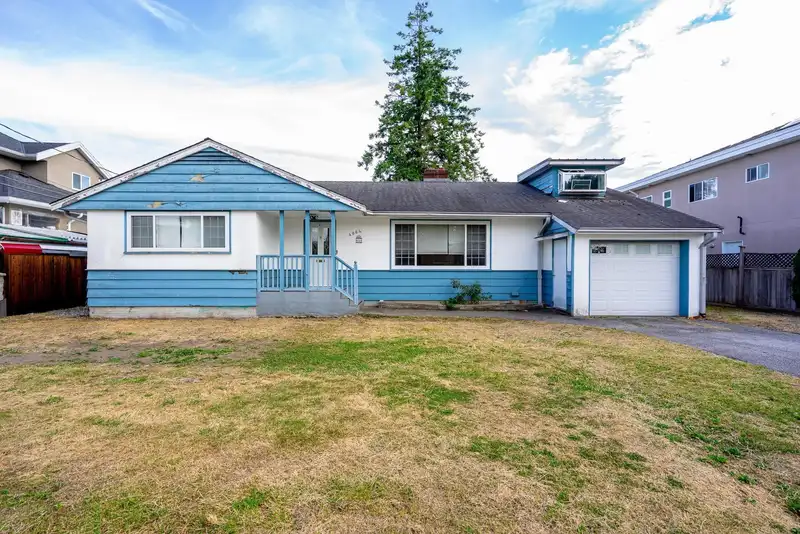 4064 BURKE STREET - photo 1 of 3