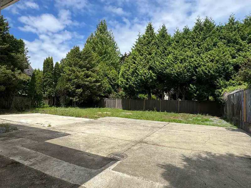 7231 STEVESTON HIGHWAY - photo 1 of 1