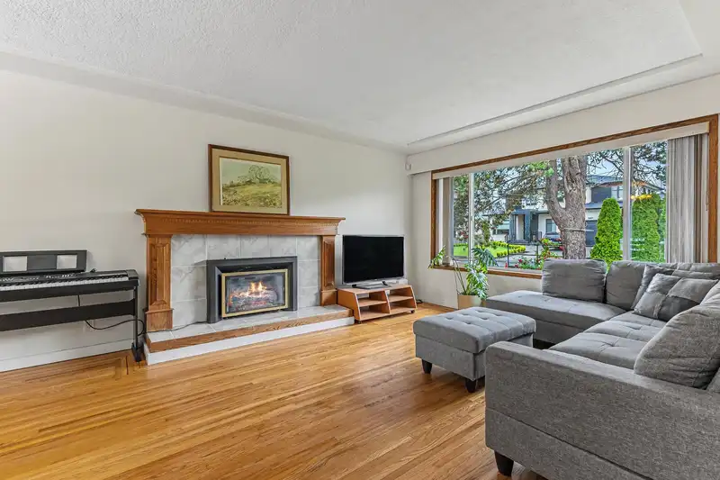 1684 CORNELL AVENUE - photo 4 of 40