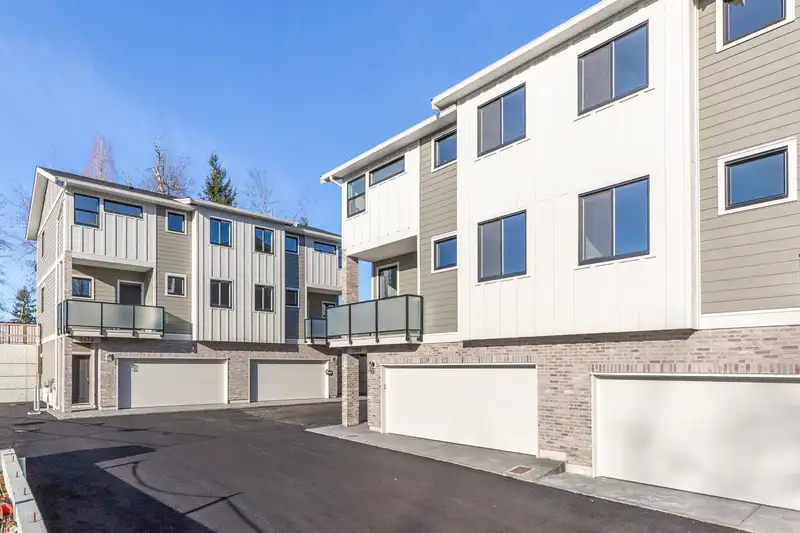 2465 BECK ROAD - photo 4 of 40