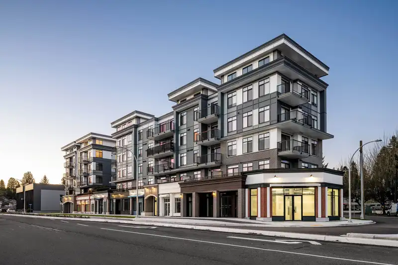 401 33820 SOUTH FRASER WAY - photo 1 of 6