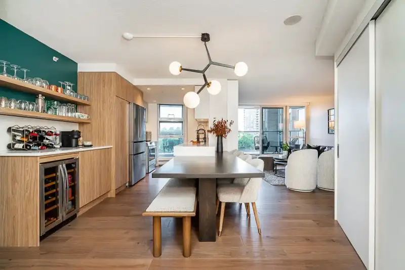 603 1318 HOMER STREET - photo 1 of 38