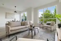 2 533 E 3RD STREET - thumbnail 3