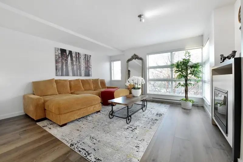 122 6671 121 STREET - photo 4 of 36