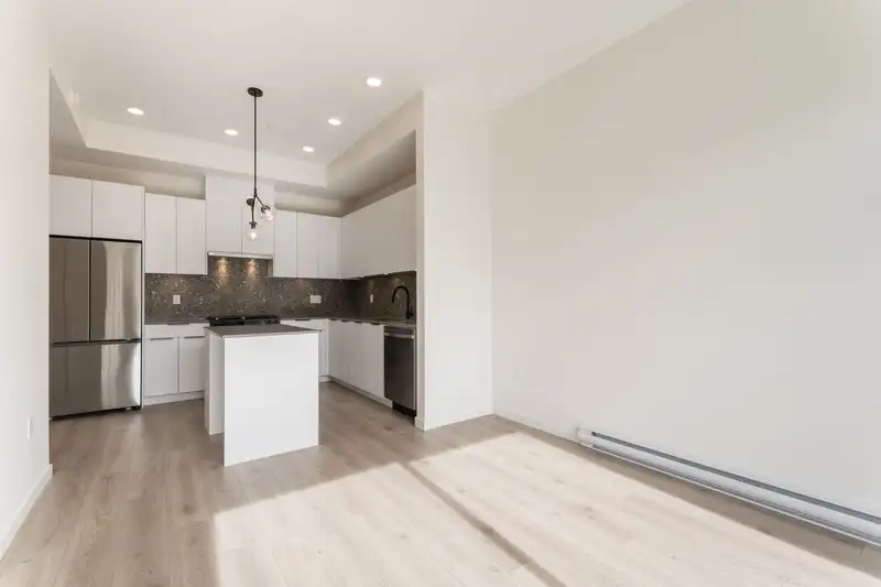 505 7936 206 STREET - photo 3 of 19
