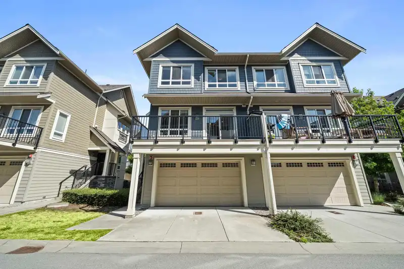 305 1784 OSPREY DRIVE - photo 2 of 37