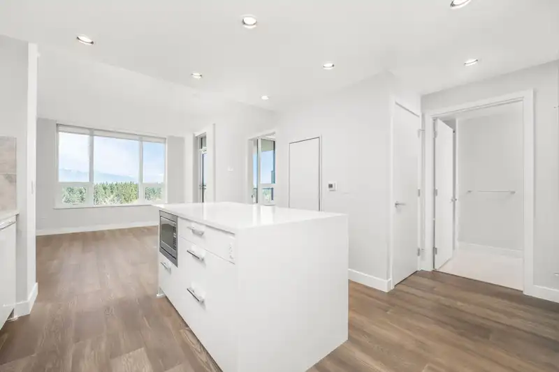 1303 5410 SHORTCUT ROAD - photo 2 of 39