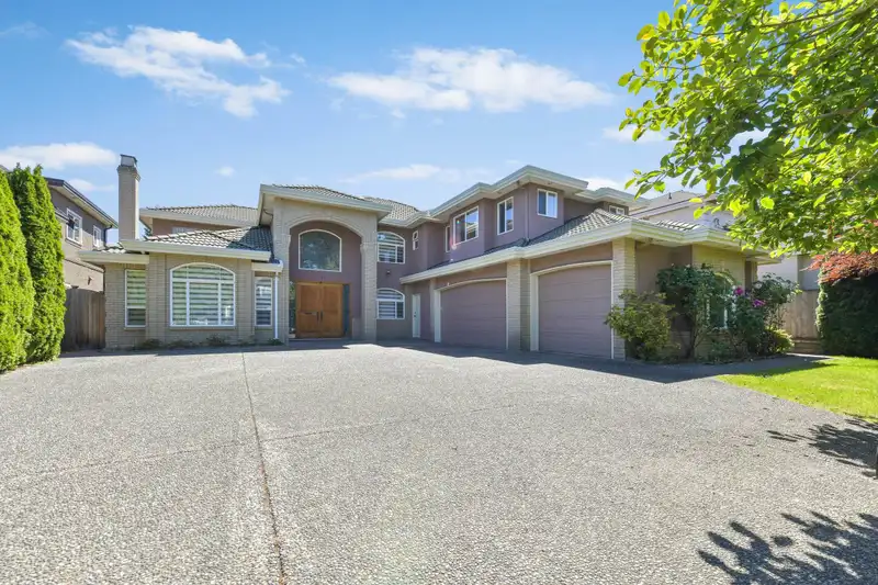 9760 GILHURST CRESCENT - photo 1 of 40