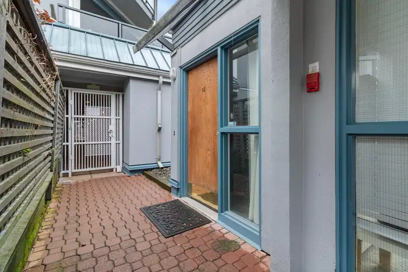 13 1355 W 4TH AVENUE - photo 3 of 25