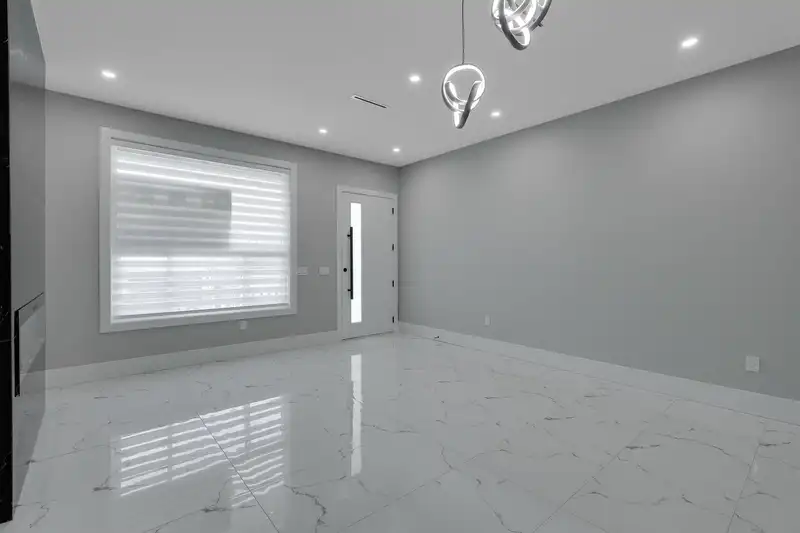 14750 62A AVENUE - photo 3 of 39