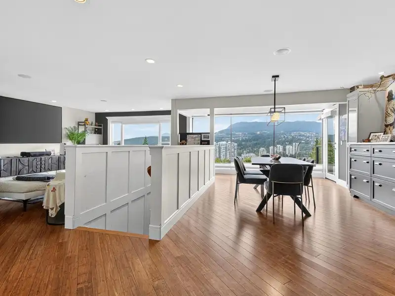 1052 CORONA CRESCENT - photo 4 of 35