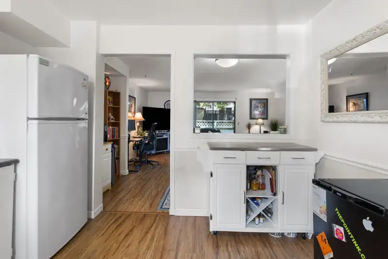 45 6633 138 STREET - photo 3 of 35