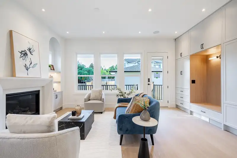 101 13711 16 AVENUE - photo 4 of 39