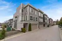 20 8371 202B STREET - thumbnail 2