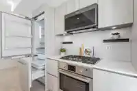 204 3264 VANNESS AVENUE - thumbnail 5