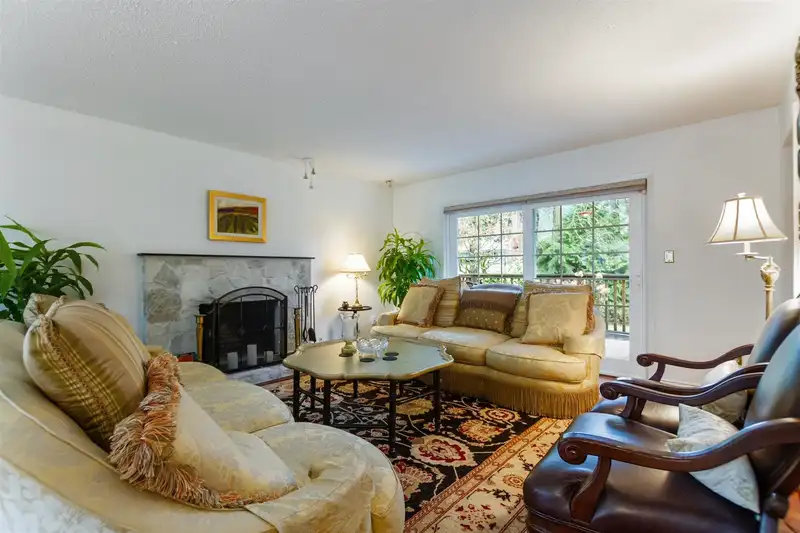 4171 DONCASTER WAY - photo 2 of 17