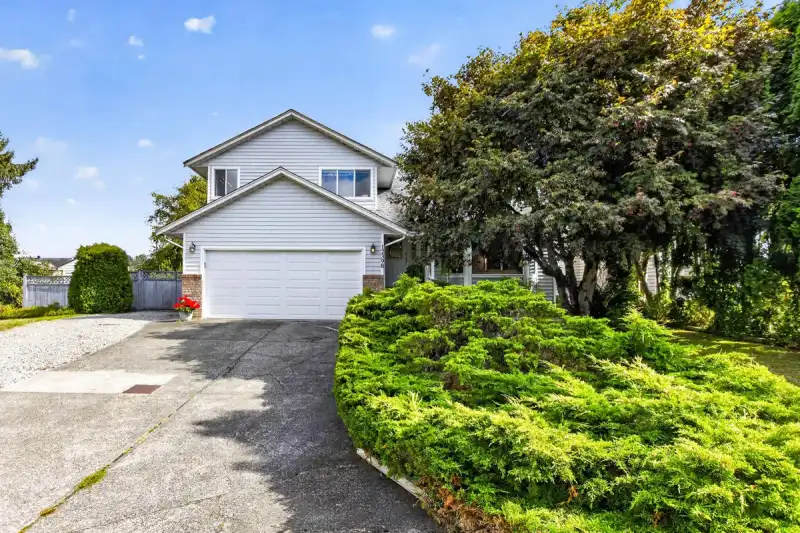 12398 233 STREET - photo 1 of 35