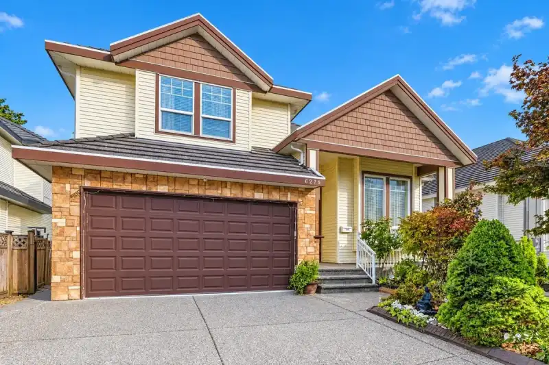 6276 132A STREET - photo 1 of 40