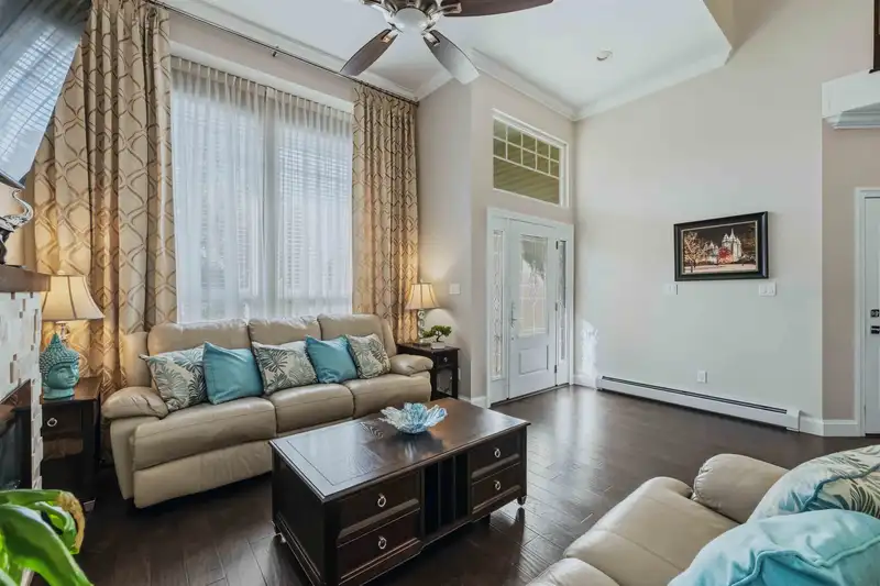 6276 132A STREET - photo 4 of 40