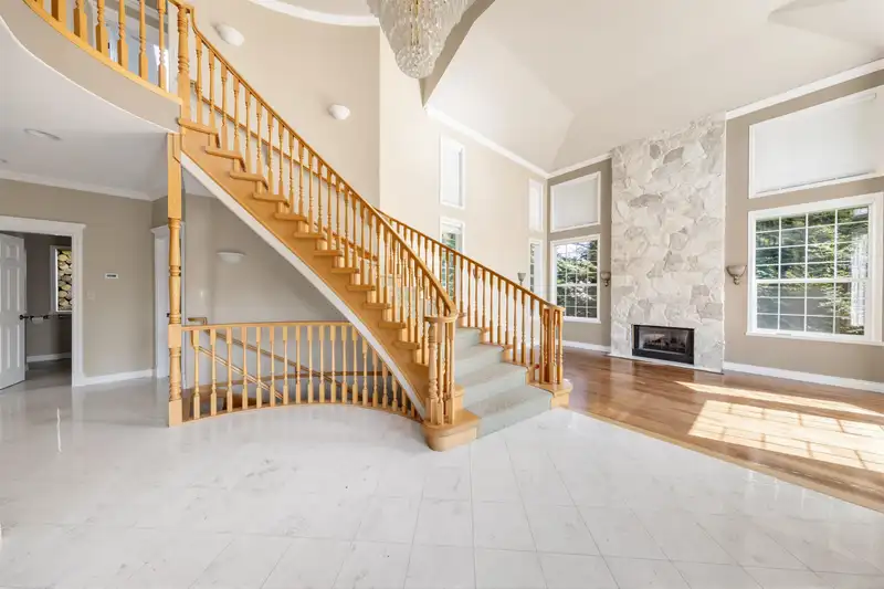 127 HEMLOCK DRIVE - photo 3 of 39