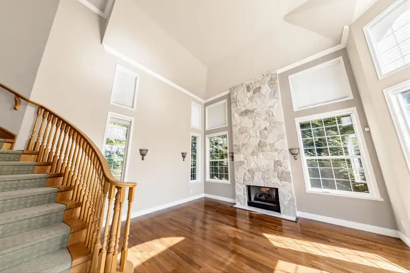 127 HEMLOCK DRIVE - photo 4 of 39