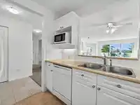 302 20448 PARK AVENUE - thumbnail 5