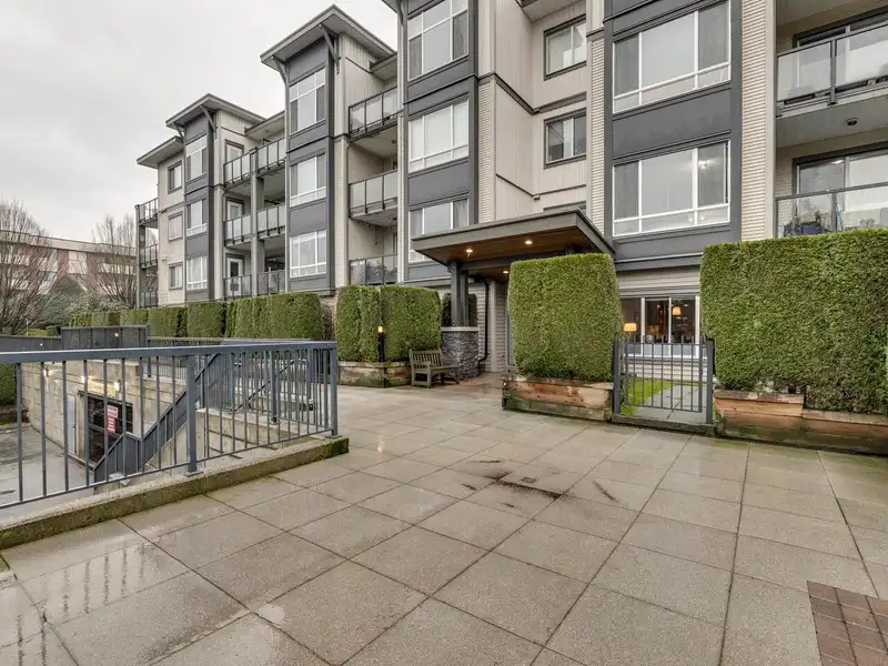 404 2943 NELSON PLACE - photo 1 of 27
