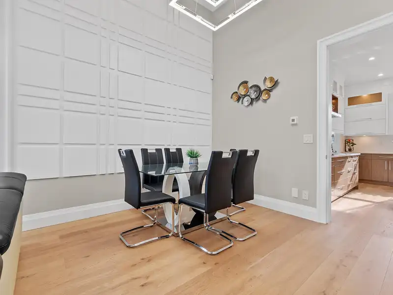 11586 84B AVENUE - photo 4 of 32