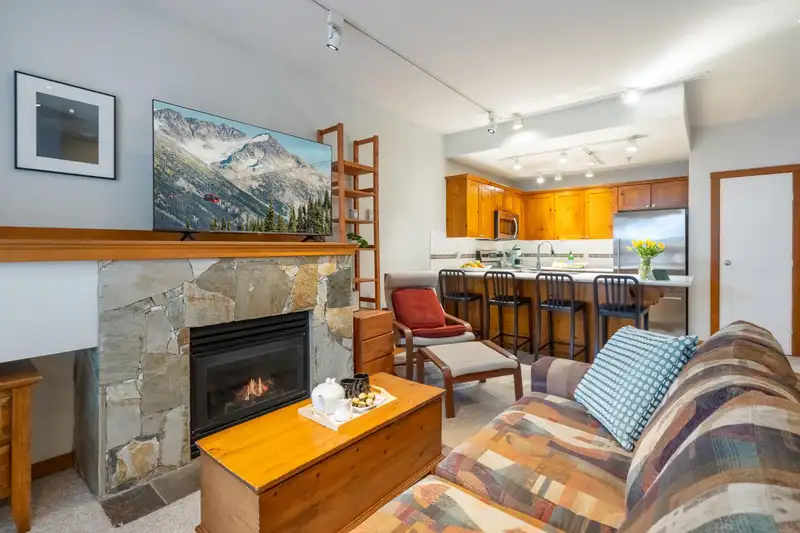 28 4385 NORTHLANDS BOULEVARD - photo 1 of 16