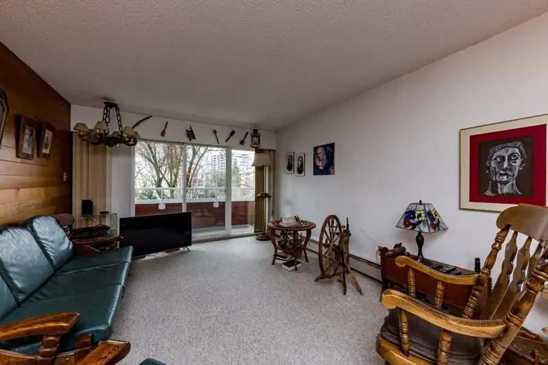 302 250 W 1ST STREET - photo 1 of 31