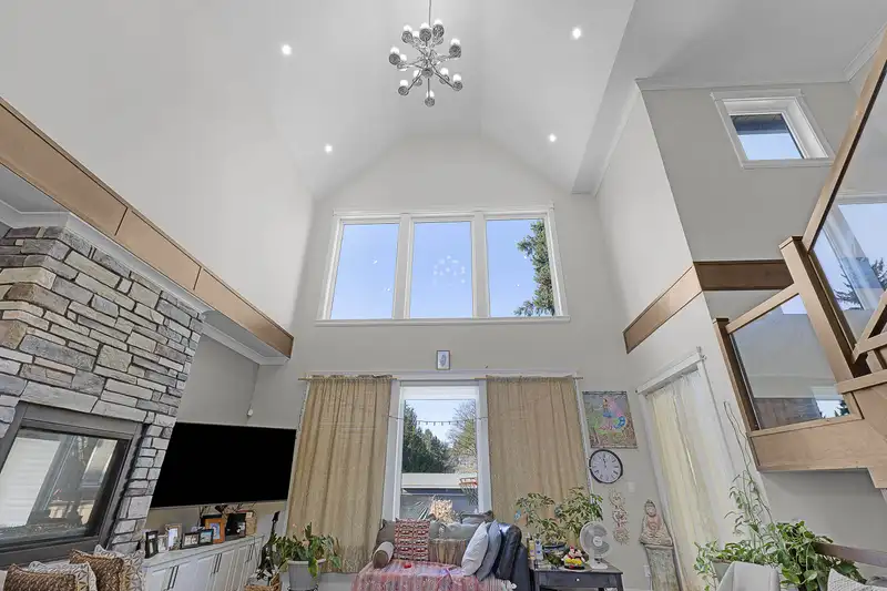 4033 PRAIRIE STREET - photo 4 of 40