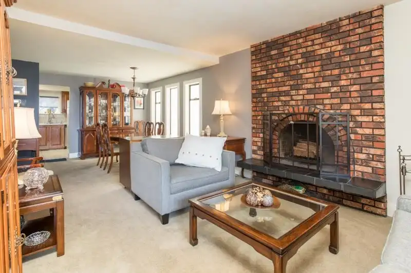 918 LADNER STREET - photo 2 of 30