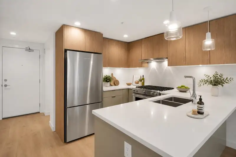 125 108 E 8TH STREET - photo 3 of 16
