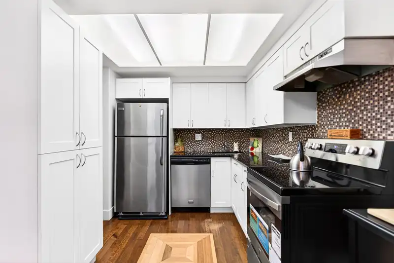 208 11957 223 STREET - photo 4 of 39