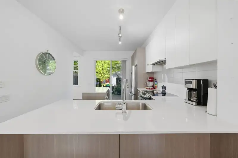 60 1320 RILEY STREET - photo 3 of 28