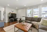 2491 WAYBURNE CRESCENT - thumbnail 2