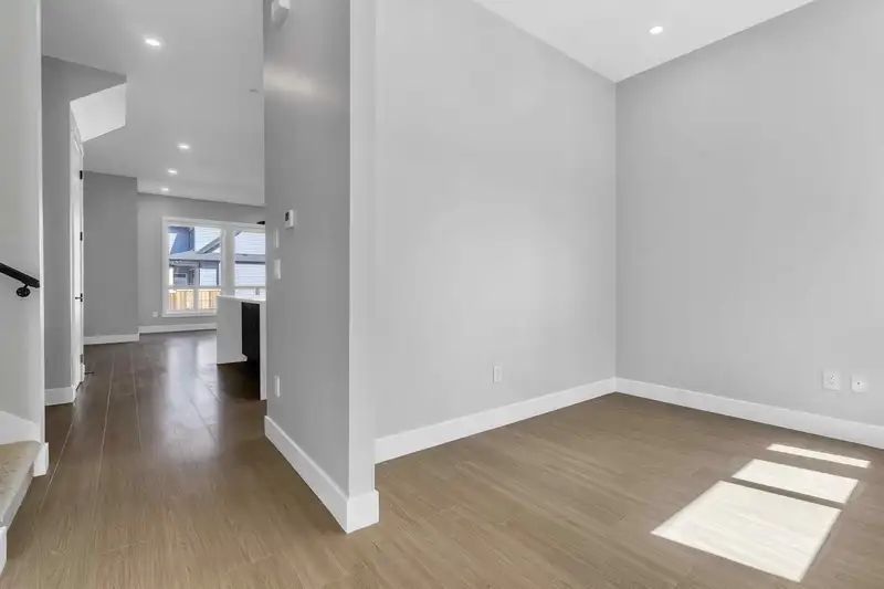7686 196 STREET - photo 4 of 35