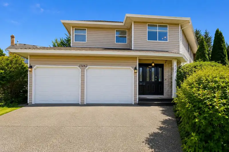 11142 85A AVENUE - photo 1 of 19