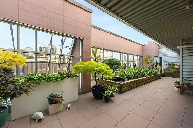 202 1750 W 2ND AVENUE - photo 1 of 17