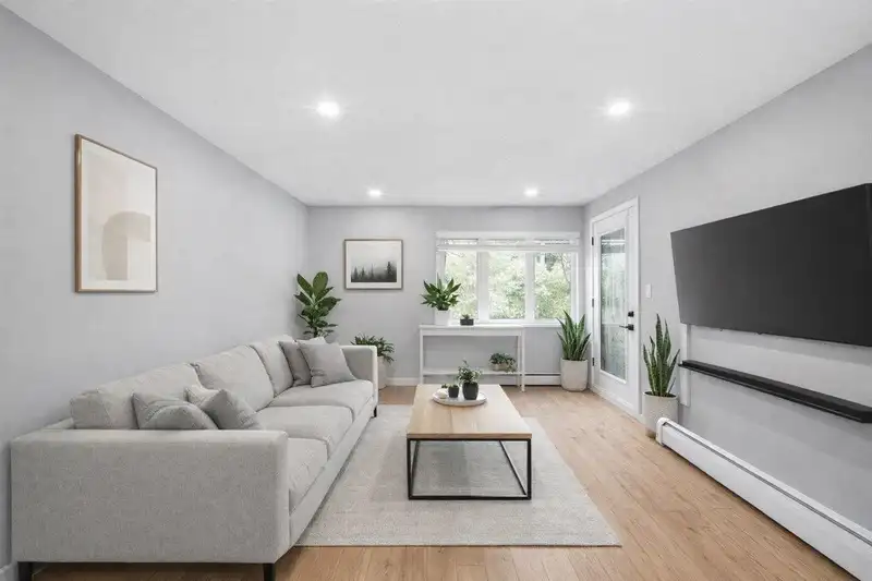101 1122 KING ALBERT AVENUE - photo 2 of 22