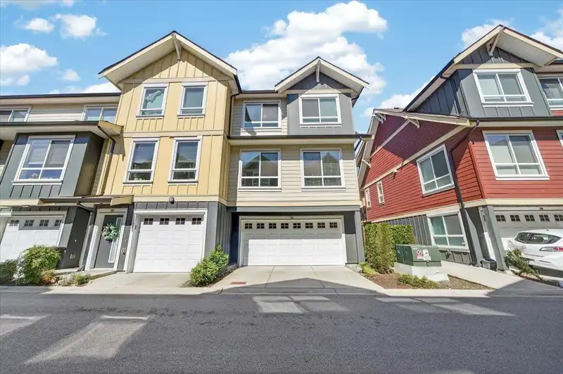 25 430 DUNCAN STREET - photo 1 of 38
