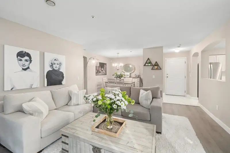 208 20976 56 AVENUE - photo 3 of 29