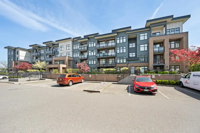 309 20078 FRASER HIGHWAY - photo 1 of 22