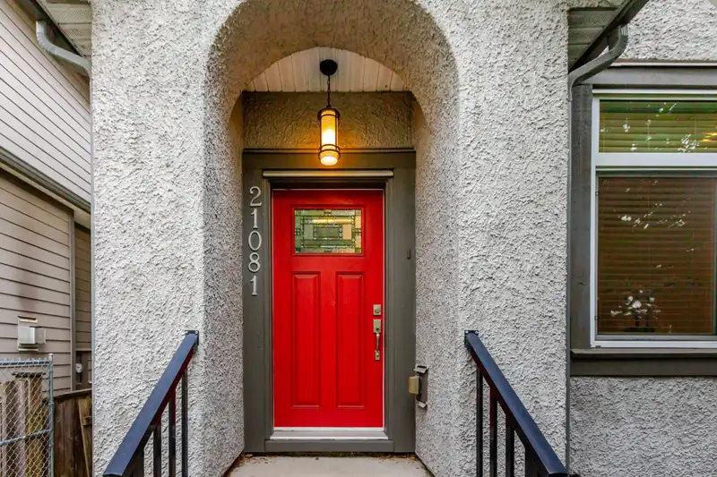 21081 80 AVENUE - photo 3 of 40