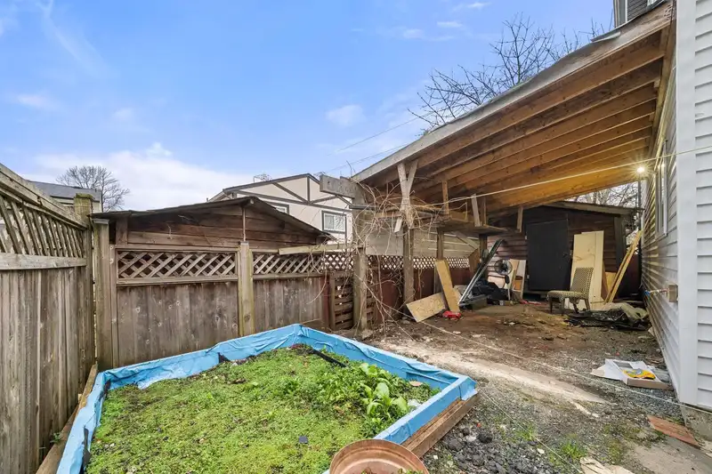 12541 77A AVENUE - photo 4 of 32
