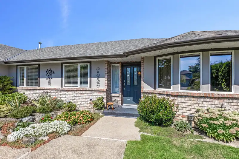 22167 46 AVENUE - photo 4 of 35