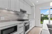 133 4738 HEMLOCK WAY - thumbnail 1