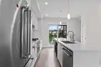 133 4738 HEMLOCK WAY - thumbnail 3