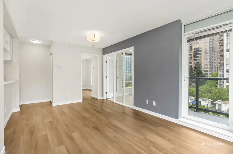 808 939 EXPO BOULEVARD - photo 4 of 39